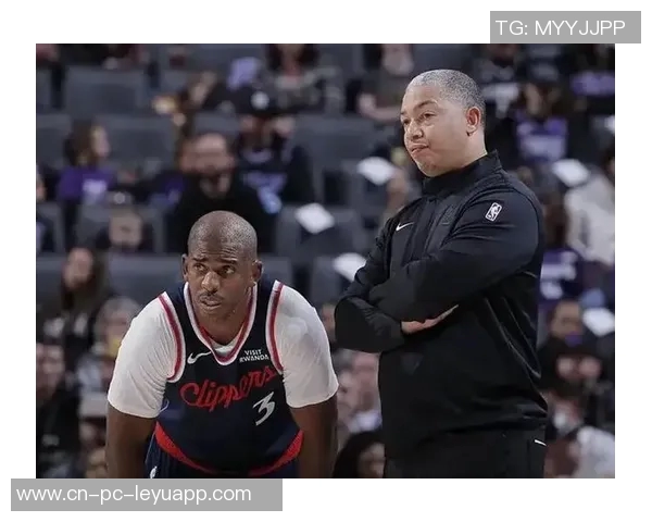 快船深夜宣布与保罗分道扬镳迅速遣返回家引发热议 快船深夜宣布与保罗分道扬镳迅速遣返回家引发热议