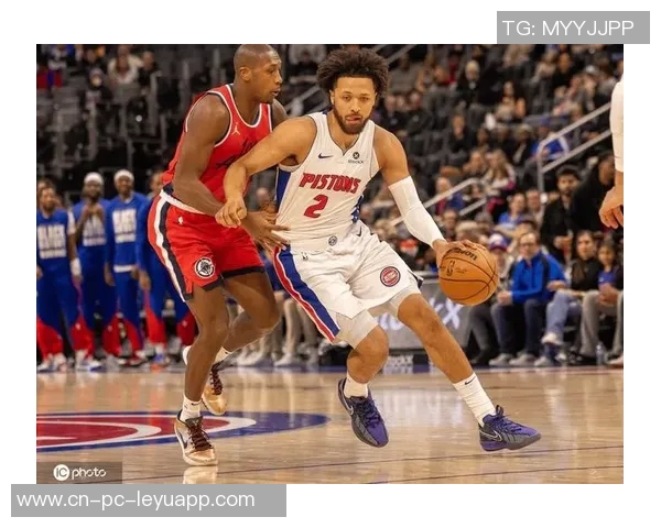 活塞与快船激战正酣球迷期待精彩对决与惊喜表现 活塞与快船激战正酣球迷期待精彩对决与惊喜表现